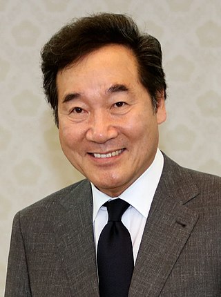 <span class="mw-page-title-main">Lee Nak-yon</span> Prime Minister of South Korea from 2017 to 2020