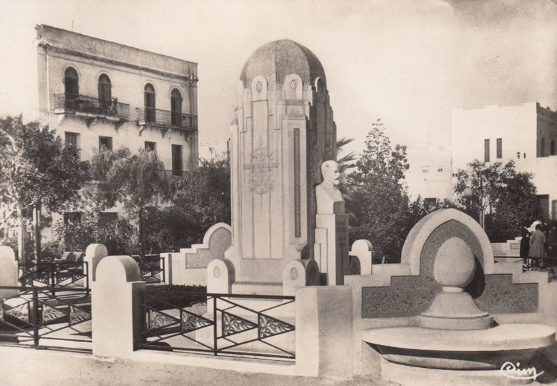 File:Statue de Paul Bourde à Sfax.jpg