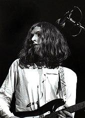 Winwood on stage with Traffic (1973) Steve Winwood with Traffic.jpg