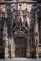 Cathédrale de Strasbourg, portail de la chapelle Saint-Laurent restauré par Jean Vallastre.