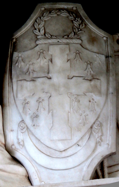 File:StringerLawrence ArmsOnMonument DunchideockChurch Devon.PNG