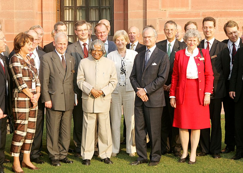 File:The Royal Technology Mission delegation led by the King Carl Xvi Gustaf of Sweden meeting with the President, Dr. A.P.J. Abdul Kalam at Rashtrapati Bhavan in New Delhi on November 24, 2005.jpg