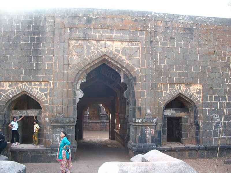 File:Thee gates panhala.jpg