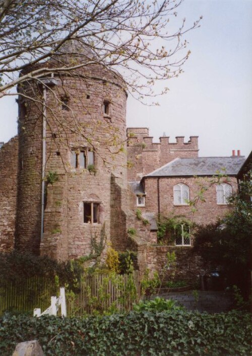 South-east tower, Tiverton Castle, external view