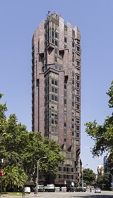 Torre Urquinaona, Barcelona.jpg