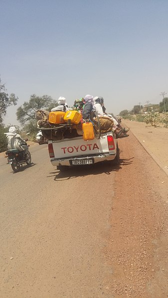 File:Transport à Goudji.jpg