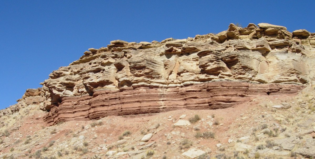 تتكون الصخور عادة من معدن واحد أو أكثر