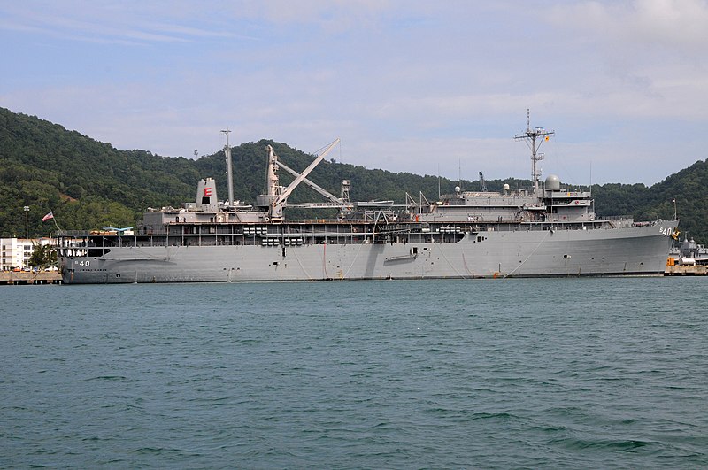 File:USS Houston and USS Frank Cable in Malaysia DVIDS362531.jpg