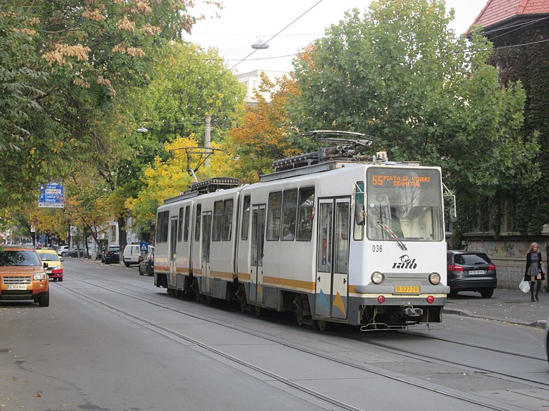 File:V3B 036 on line 55 on Pache Protopopescu boulevard.jpg