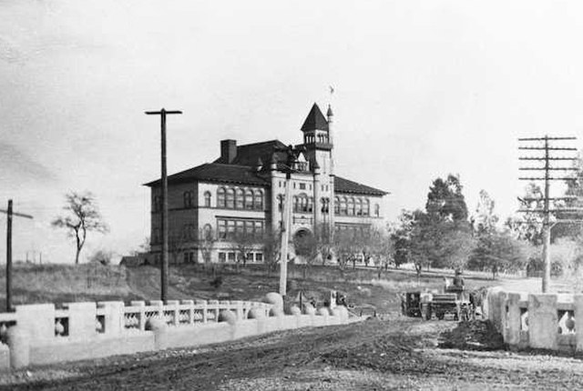 Vacaville High School in 1912