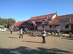Veraval Railway Station - panoramio.jpg