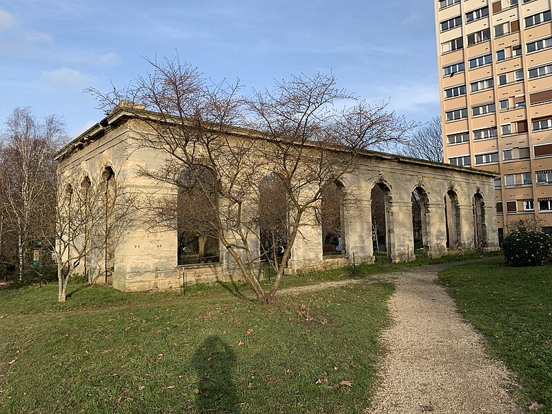 File:Vestiges Orangerie Château Charentonneau Maisons Alfort 5.jpg