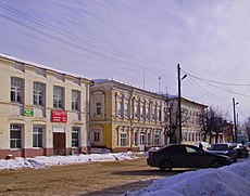Vetluga. Heritage housing at Lenin Street beginning.jpg