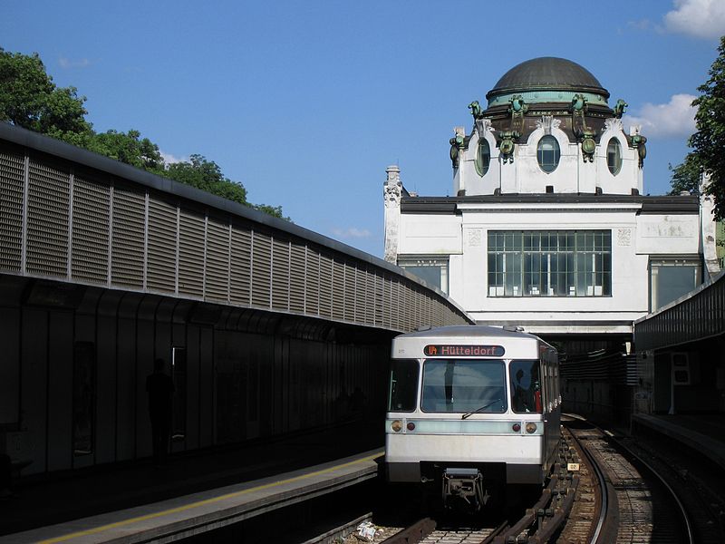 File:Vienna subway U4 Hietzing station with train.jpg