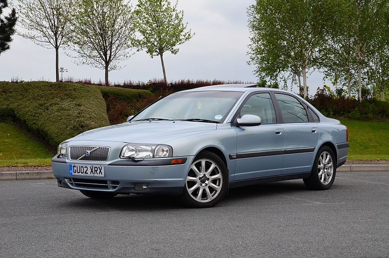 File:Volvo S80 2.4T 2002 Blue, front.jpg