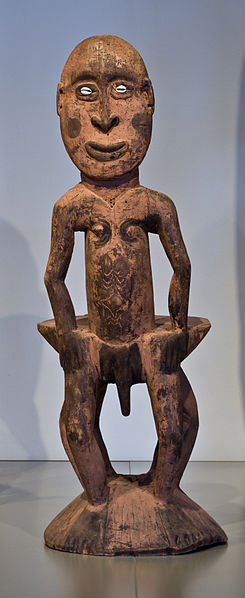 File:WLANL - Pachango - Tropenmuseum - Sepik redenaarsstoel (1).jpg