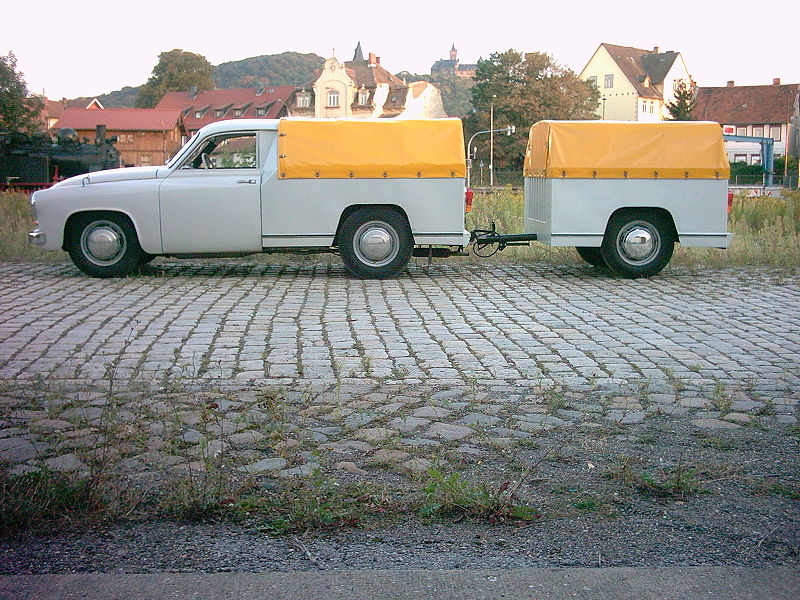 File:Wartburg Schnelltransporter mit Anhänger 3.jpg