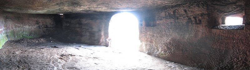 File:Wegelnburg Höhle pano.jpg