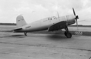 1940년에서 1941년 사이 제작된 시제품 XF4U-1. 양산품에 비해 조종석이 보다 앞쪽에 달려있다.