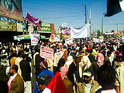 Ellenzéki tüntetők Szanaa utcáin