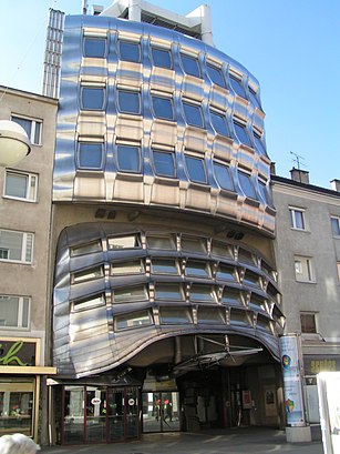 So kommt man zu dem Domenig-Haus mit den Öffentlichen - Mehr zum Ort Hier