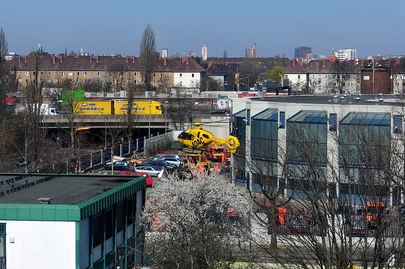 File:14-03-20-adac-hubschrauber-bvg-16.jpg