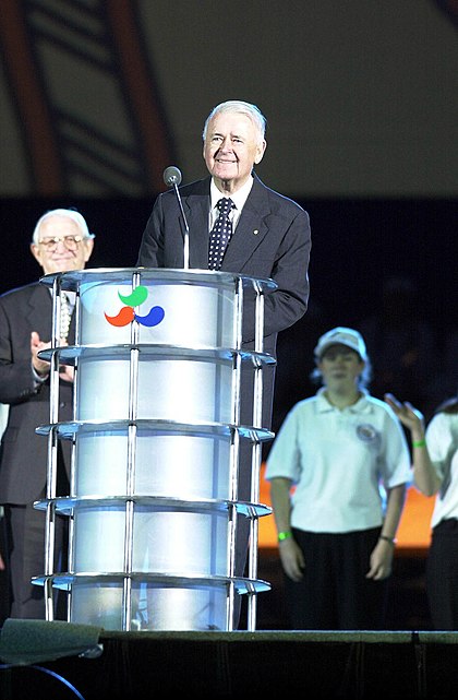 201000 - Opening Ceremony Australian GG Sir William Deane opens games - 3b - 2000 Sydney opening ceremony photo.jpg