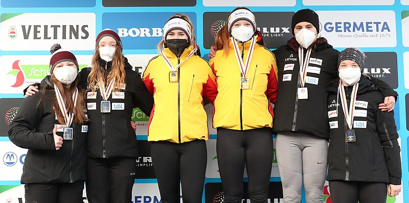 File:2022-01-28 Women's Doubles at 37th Junior Luge World Championships by Sandro Halank–073.jpg