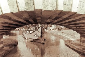 L'Ivlia sur le Canal du Midi.