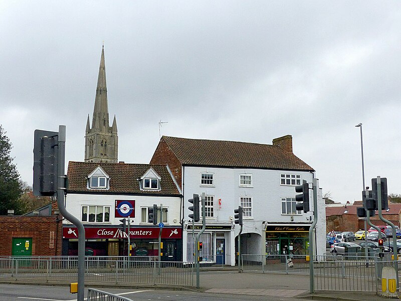 File:44 and 46 Watergate, Grantham - geograph.org.uk - 5281974.jpg