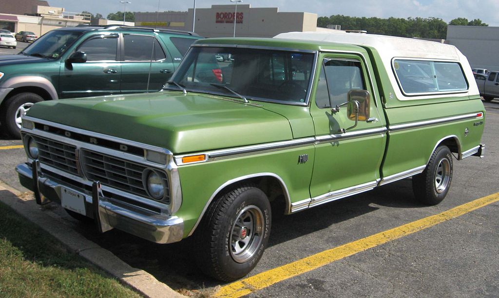 Die F-Serie 1024px-73-75_Ford_F-100_XLT