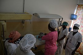 A la Maternité nouveau né Hôpital Cameroun 39.jpg