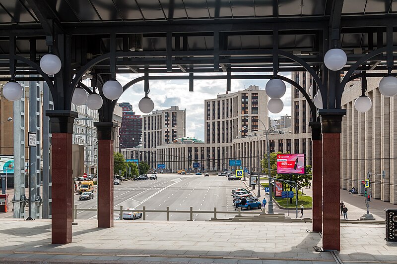 File:Academician Sakharov Ave from Ploschad Tryokh Vokzalov Station Moscow 2023-06-10 4448.jpg