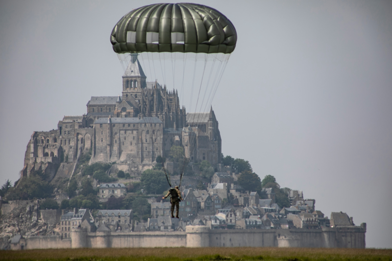 File:Airborne operation Mont Saint-Michel 2019.png