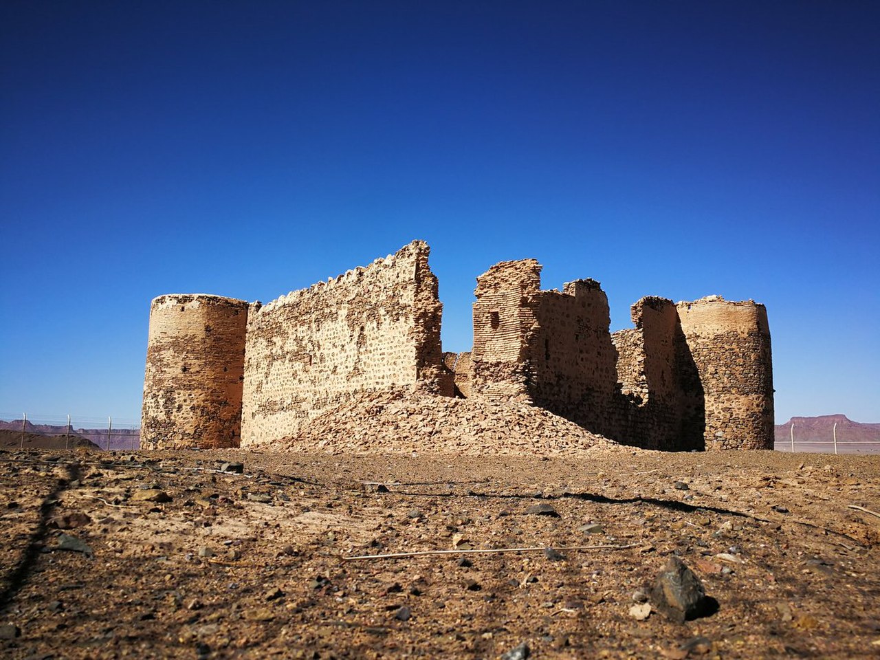 Аль де. Форт в Умм Эль-Дбадиб. Fort Masmak. Форт в Аравийском. Фахрус форталь.