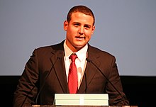 Rizzo accepts the Heart & Hustle Award at the 2015 MLBPAA Legends for Youth Dinner