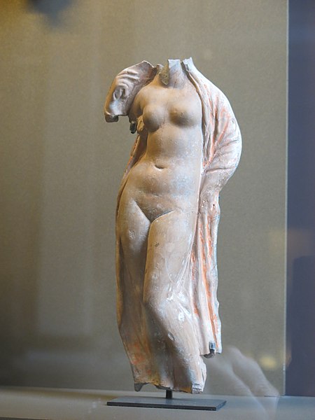 File:Aphrodite se dévoilant (Louvre, Tarse 114).jpg