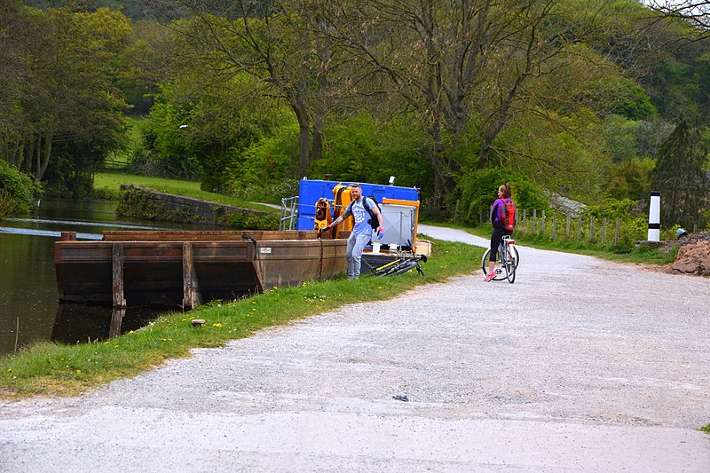 File:Apperley Bridge to Esholt (34225746290).jpg