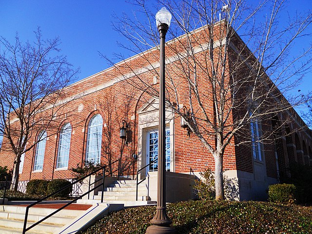 Image: Auburn Alabama City Hall