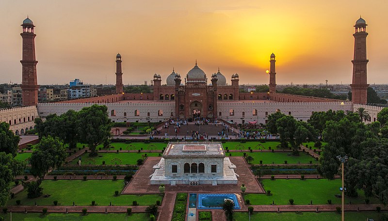 File:Badshahi Mosque Sunset.jpg