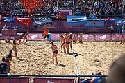 Deutsch: Beachhandball bei den Olympischen Jugendspielen 2018; Tag 3, 10. Oktober 2018; Mädchen, Vorrunde, Gruppe B - Niederlande-Argentinien 2:0 English: Beach handball at the 2018 Summer Youth Olympics at 10 October 2018 – Girls Preliminary Round Group B‎ – Netherlands-Argentina 2:0