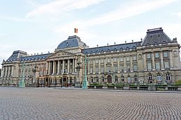 Bélgica-6598 - Palacio (13935156270) .jpg