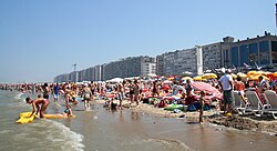 Spiaggia di Blankenberge in una calda giornata estiva