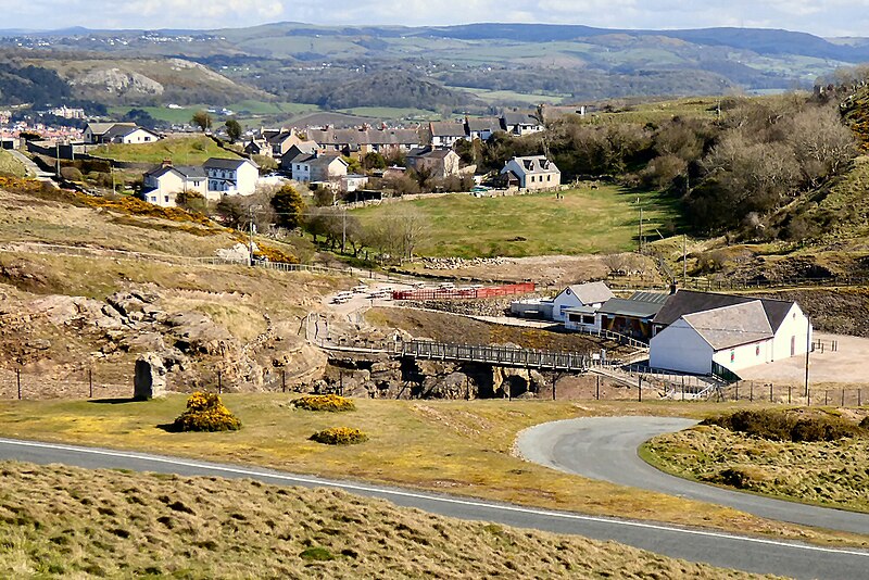 File:Bronze Age Copper Mine - geograph.org.uk - 4980854.jpg