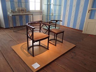 Stoelen "Fledermaus" (Vleermuis) in het Hoffmann Museum in Brtnice, CZ