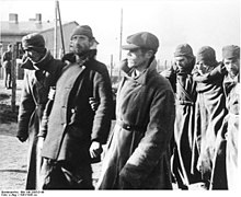 POW's in Sandbostel 1941 - 1943 Bundesarchiv Bild 146-2005-0146, Sandbostel, sowjetische Kriegsgefangene.jpg