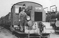 Bundesarchiv Bild 183-S90044, works locomotive of the Eilenburg celluloid factory, diesel locomotive.jpg