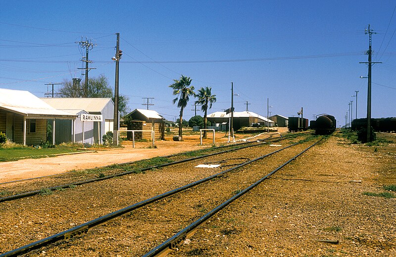 File:CSIRO ScienceImage 5974 The Trans-Australian Railway, station buildings, sidings and rolling stock at Rawlinna, 378 km east of Kalgoorlie, Western Australia, in 1984.jpg