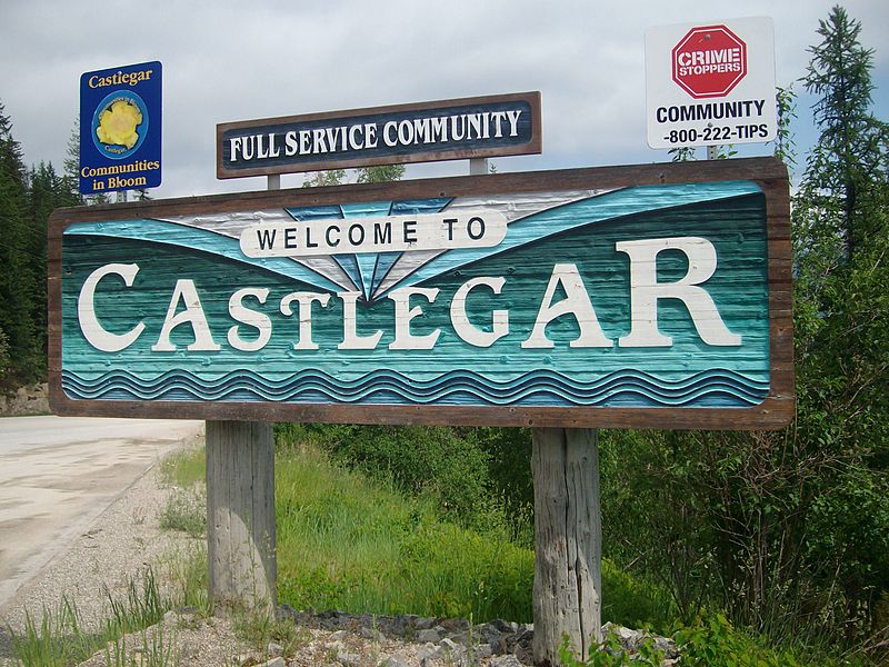 File:Castlegar- welcome sign.JPG