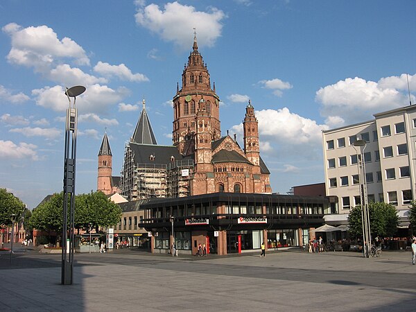 Город в германий майнц. Город Mainz. Майнце город Германия. Майнц центр города. Майнц Ратхаус.